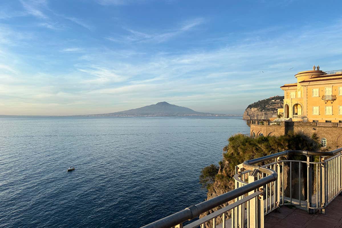 Hotel Mediterraneo: un faro di ospitalità di classe a Sorrento